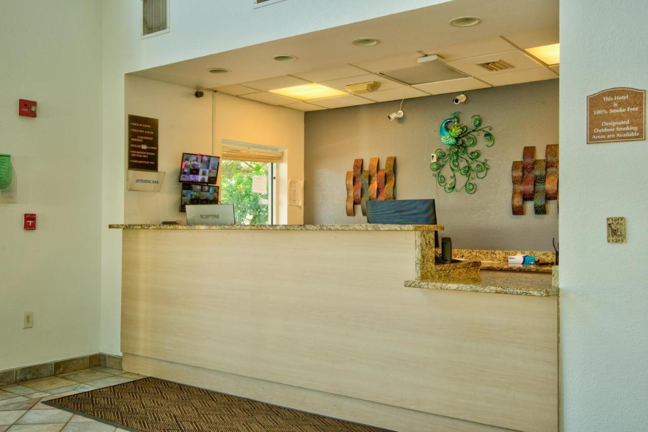 Clearwater Hotel מראה חיצוני תמונה